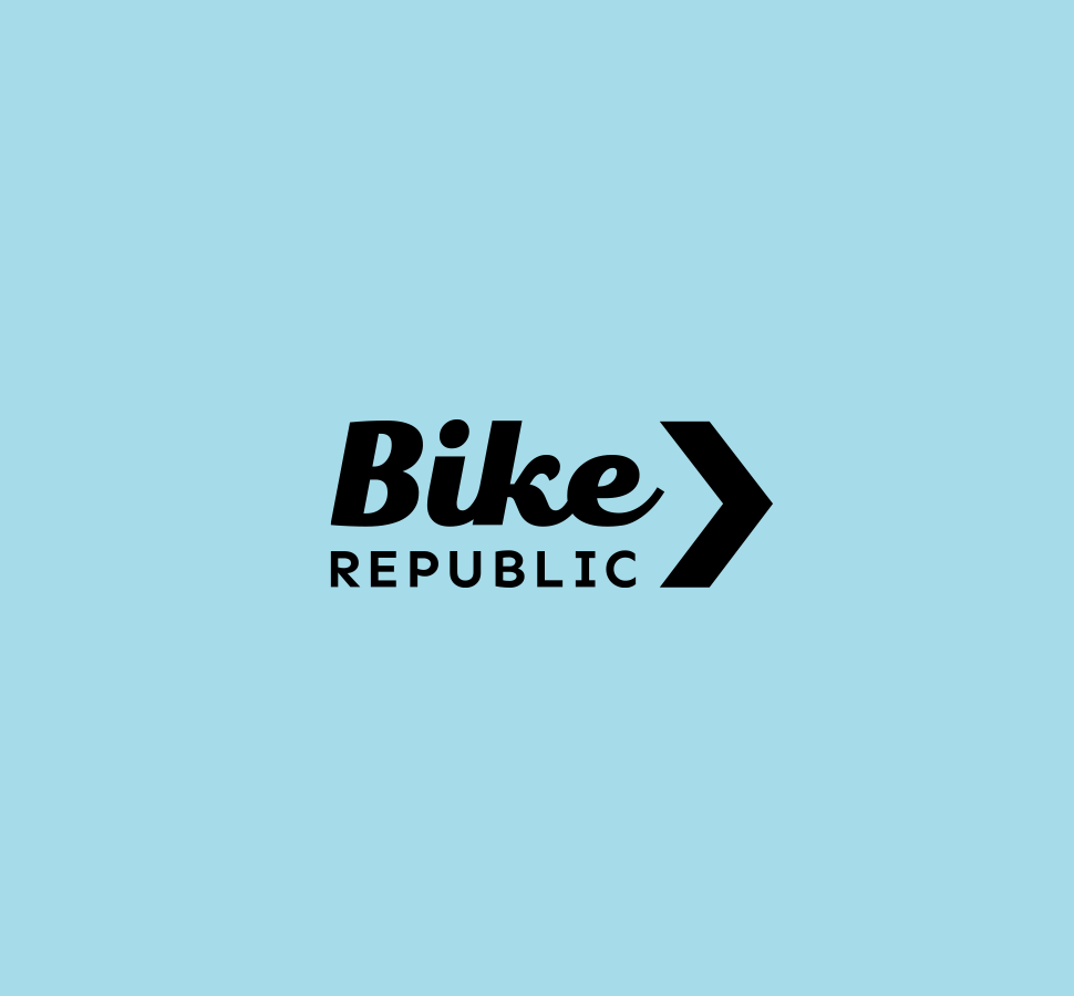 Rebranded logo Bike Republic: light blue background with the name in black letters and an arrow on the right of the words, pointing outward.
